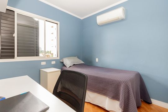 Compra apartamento no Brooklin com 3 quartos, closet e academia no condomínio. Pet friendly. — Suíte 3