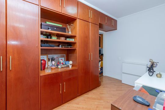Compra apartamento no Brooklin com 3 quartos, closet e academia no condomínio. Pet friendly. — Escritório