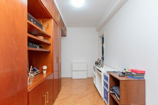 Compra apartamento no Brooklin com 3 quartos, closet e academia no condomínio. Pet friendly. — Escritório