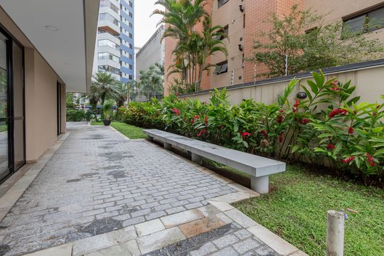 Compra apartamento no Brooklin com 3 quartos, closet e academia no condomínio. Pet friendly. — Área comum