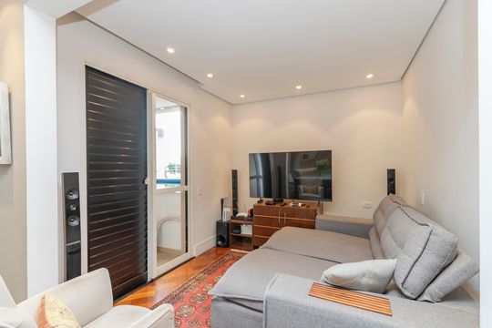 Compra apartamento no Brooklin com 3 quartos, closet e academia no condomínio. Pet friendly. — Sala de TV
