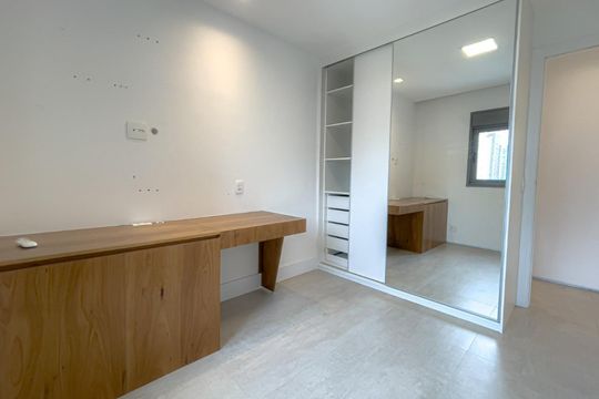Comprar apartamento mobiliado com 3 quartos, varanda e churrasqueira. Piscina e churrasqueira no condomínio. — foto 15