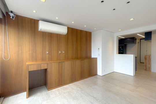 Comprar apartamento mobiliado com 3 quartos, varanda e churrasqueira. Piscina e churrasqueira no condomínio. — foto 12