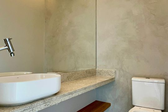 Apartamento com varanda, 2 quartos, churrasqueira e academia no condomínio para comprar. — Lavabo