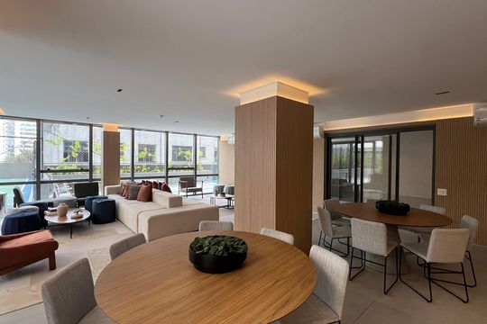 Apartamento com varanda, 2 quartos, churrasqueira e academia no condomínio para comprar. — Área comum - Salão de festas