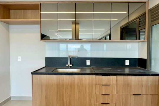 Apartamento com varanda, 2 quartos, churrasqueira e academia no condomínio para comprar. — Cozinha