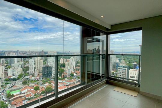 Apartamento com varanda, 2 quartos, churrasqueira e academia no condomínio para comprar. — Varanda