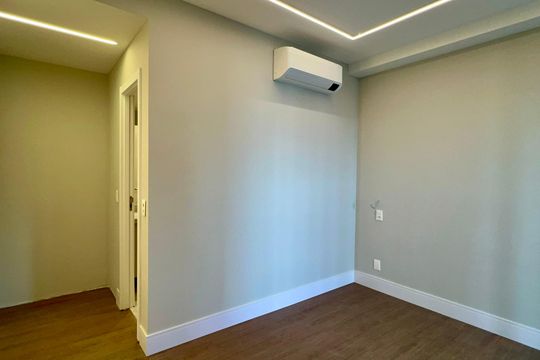 Apartamento com varanda, 2 quartos, churrasqueira e academia no condomínio para comprar. — Suíte 1