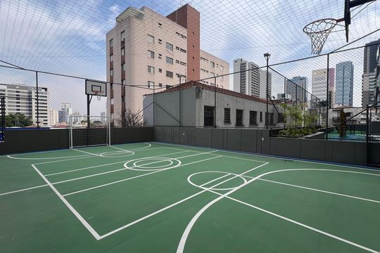 Apartamento com varanda, 2 quartos, churrasqueira e academia no condomínio para comprar. — Quadra