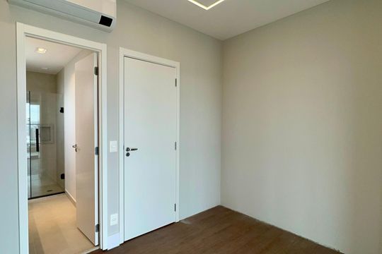 Apartamento com varanda, 2 quartos, churrasqueira e academia no condomínio para comprar. — Suíte 2