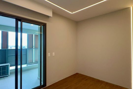 Apartamento com varanda, 2 quartos, churrasqueira e academia no condomínio para comprar. — Suíte 1