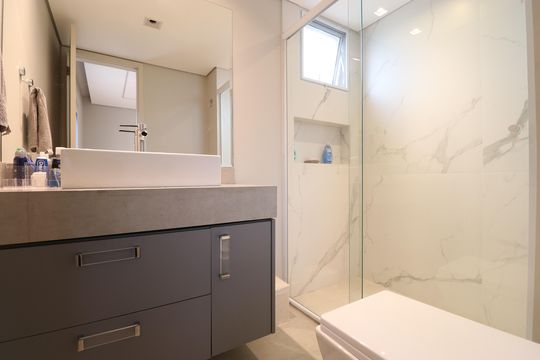 Apartamento para comprar na Vila Leopoldina: 3 suítes, varanda, piscina e churrasqueira. — Banheiro da Suíte 2