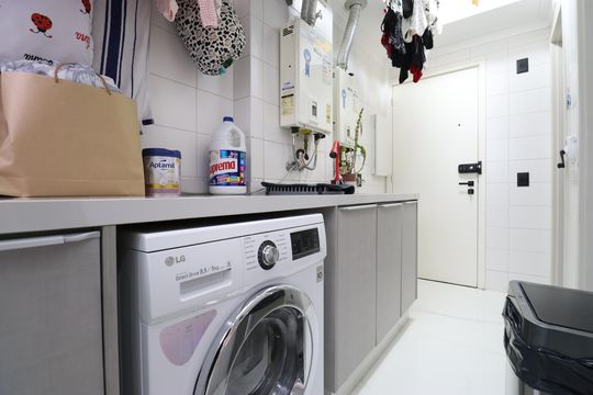 Apartamento para comprar na Vila Leopoldina: 3 suítes, varanda, piscina e churrasqueira. — Área de Serviço