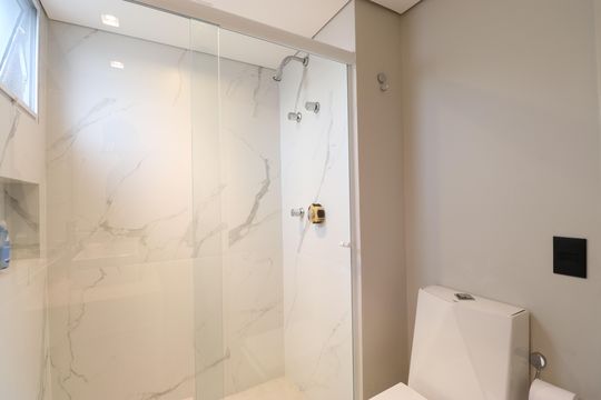 Apartamento para comprar na Vila Leopoldina: 3 suítes, varanda, piscina e churrasqueira. — Banheiro da Suíte 2