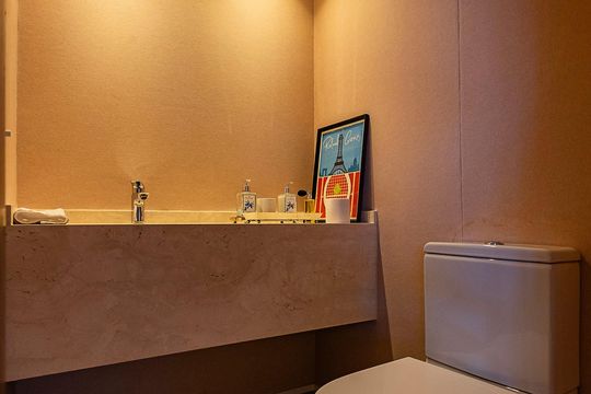 Apartamento no Jardim Paulista com 2 quartos, ideal para comprar e viver em São Paulo. — Lavabo