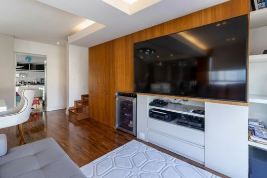Comprar apartamento com 3 quartos, 1 suíte, closet e academia no condomínio. — Sala