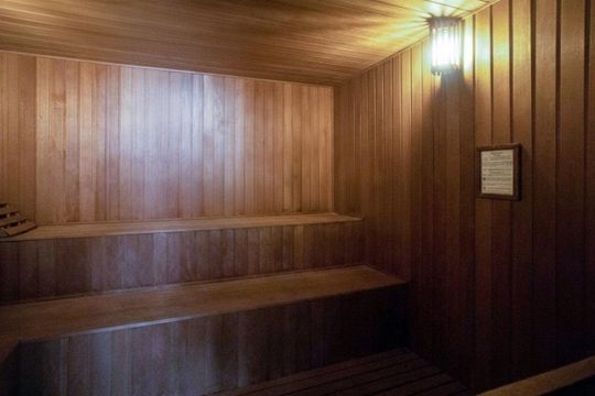 Comprar apartamento com 3 quartos, 1 suíte, closet e academia no condomínio. — Sauna