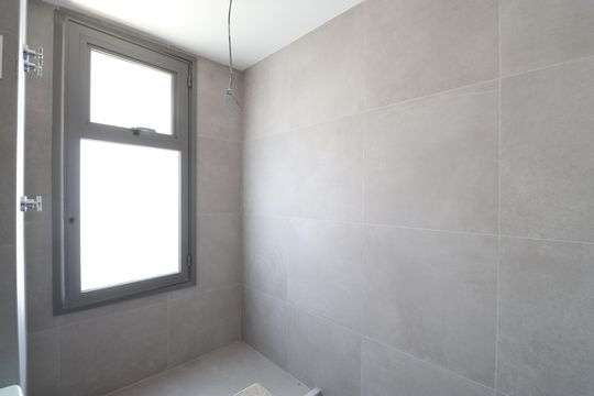 Apartamento à venda, com 396 m², 4 quartos e 4 vagas — Banheiro da Suíte 2