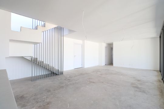 Apartamento à venda, com 396 m², 4 quartos e 4 vagas — Sala