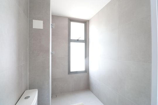 Apartamento à venda, com 396 m², 4 quartos e 4 vagas — Banheiro da Suíte 4