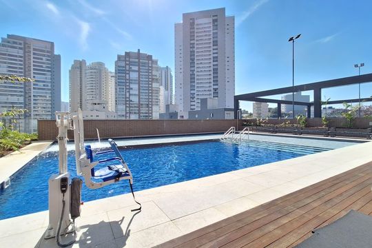 Apartamento à venda, com 396 m², 4 quartos e 4 vagas — Área comum - Piscina