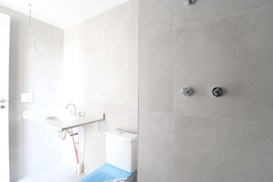 Apartamento à venda, com 396 m², 4 quartos e 4 vagas — Banheiro da Suíte 3