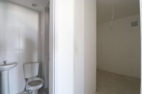 Apartamento à venda, com 396 m², 4 quartos e 4 vagas — Banheiro de serviço