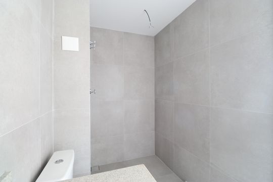 Apartamento à venda, com 396 m², 4 quartos e 4 vagas — Banheiro da Suíte 3