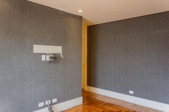 Apartamento mobiliado em Perdizes, 2 quartos, 1 suíte, academia no condomínio. Ideal para comprar. — Suíte