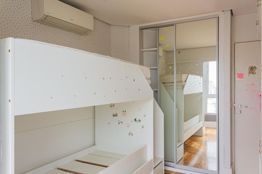 Apartamento mobiliado em Perdizes, 2 quartos, 1 suíte, academia no condomínio. Ideal para comprar. — Quarto