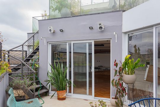 Apartamento mobiliado em Perdizes, 2 quartos, 1 suíte, academia no condomínio. Ideal para comprar. — Área externa