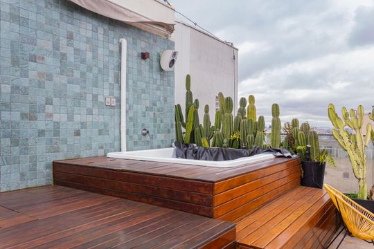 Apartamento mobiliado em Perdizes, 2 quartos, 1 suíte, academia no condomínio. Ideal para comprar. — Área externa