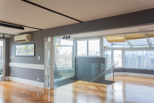 Apartamento mobiliado em Perdizes, 2 quartos, 1 suíte, academia no condomínio. Ideal para comprar. — Sala 2