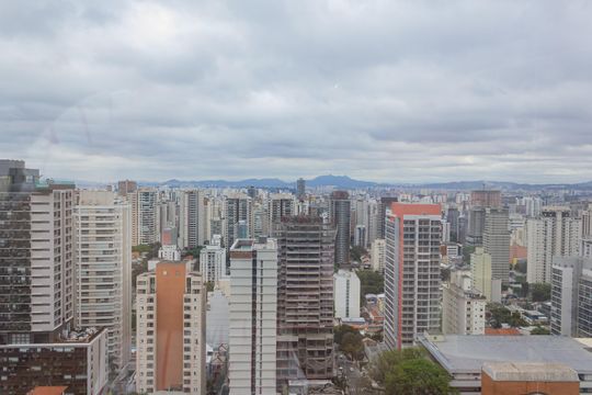 Apartamento mobiliado em Perdizes, 2 quartos, 1 suíte, academia no condomínio. Ideal para comprar. — Vista da Sala 2