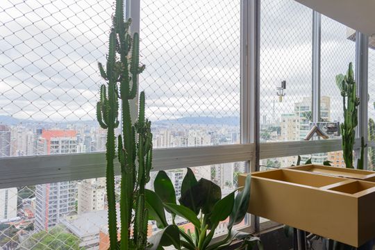 Apartamento mobiliado em Perdizes, 2 quartos, 1 suíte, academia no condomínio. Ideal para comprar. — Lavabo