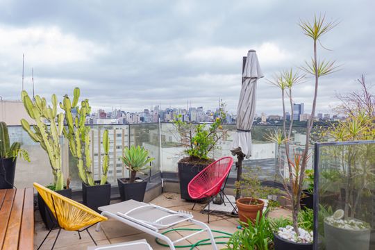 Apartamento mobiliado em Perdizes, 2 quartos, 1 suíte, academia no condomínio. Ideal para comprar. — Área externa