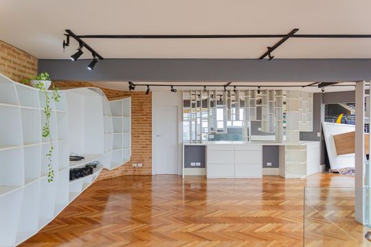 Apartamento mobiliado em Perdizes, 2 quartos, 1 suíte, academia no condomínio. Ideal para comprar. — Sala 2
