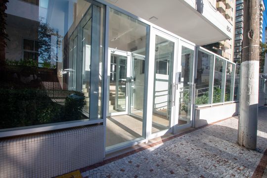 Compra apartamento no Brooklin, 1 quarto. — Fachada