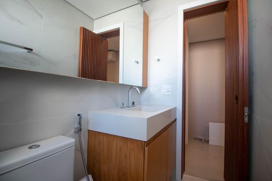 Compra apartamento no Brooklin, 1 quarto. — Banheiro do Quarto 1