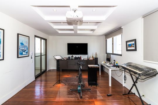 Comprar apartamento em Perdizes com piscina, churrasqueira e varanda gourmet. Três suítes. — Cobertura