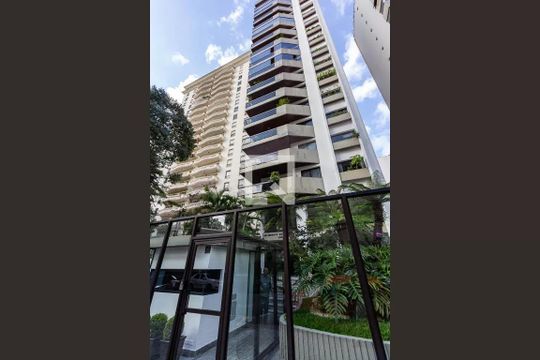 Comprar apartamento em Perdizes com piscina, churrasqueira e varanda gourmet. Três suítes. — Fachada