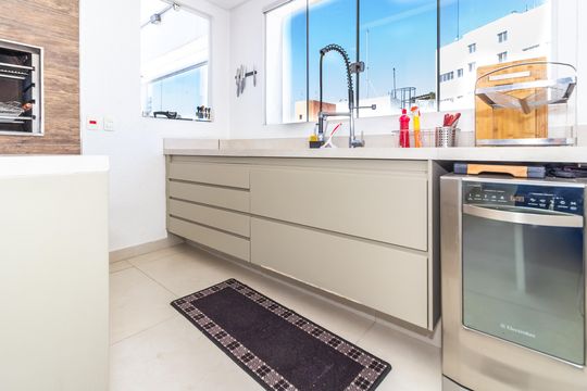Comprar apartamento em Perdizes com piscina, churrasqueira e varanda gourmet. Três suítes. — Cobertura