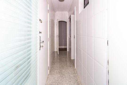 Comprar apartamento em Perdizes com piscina, churrasqueira e varanda gourmet. Três suítes. — Área de Serviço