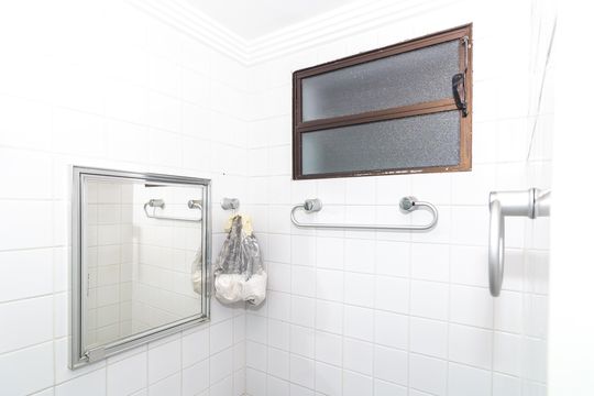 Comprar apartamento em Perdizes com piscina, churrasqueira e varanda gourmet. Três suítes. — Área de Serviço