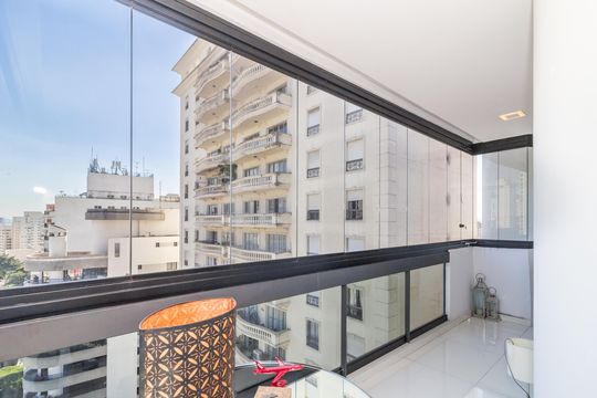 Comprar apartamento em Perdizes com piscina, churrasqueira e varanda gourmet. Três suítes. — Varanda