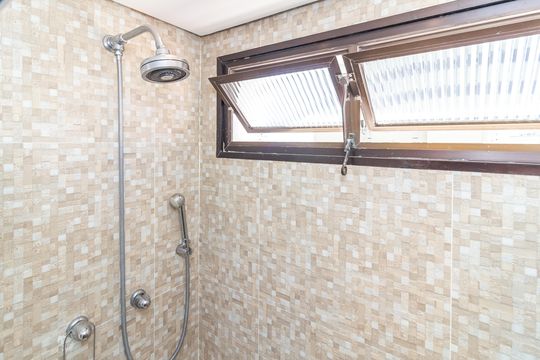 Comprar apartamento em Perdizes com piscina, churrasqueira e varanda gourmet. Três suítes. — Banheiro da Suíte 2