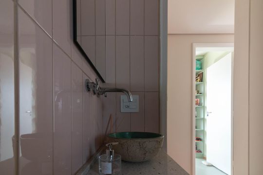 Apartamento à venda, com 98 m², 3 quartos e 1 vaga — Banheiro Social