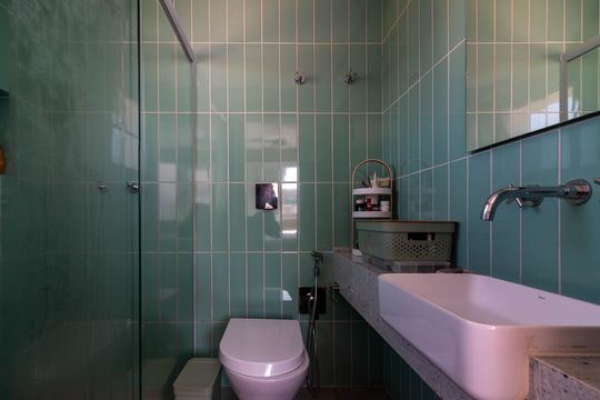 Apartamento à venda, com 98 m², 3 quartos e 1 vaga — Banheiro da Suíte 1