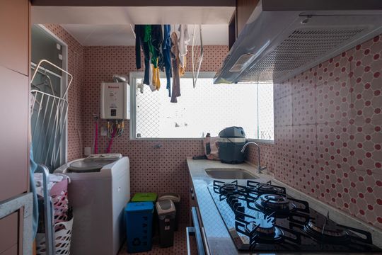 Apartamento à venda, com 98 m², 3 quartos e 1 vaga — Área de Serviço