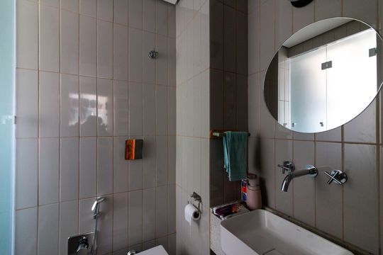 Apartamento à venda, com 98 m², 3 quartos e 1 vaga — Banheiro da Suíte 2